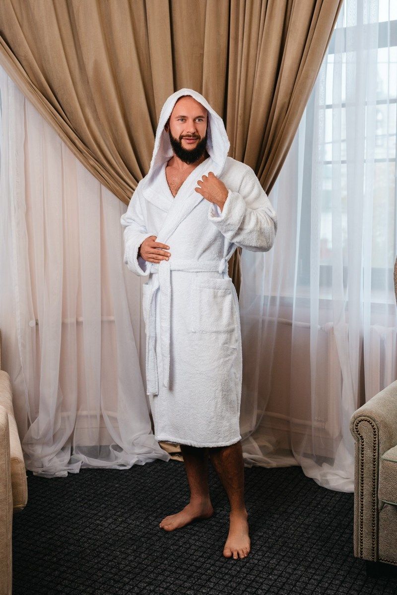 снимок Халат махровый с капюшоном, белый от магазина BIO-TEXTILES ОПТ