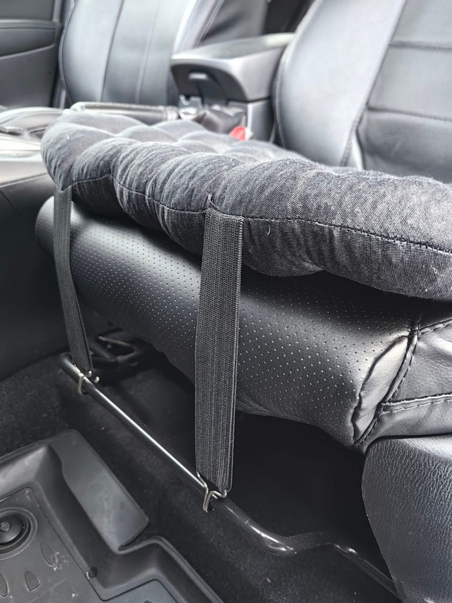 снимок Подушка автомобильная на сиденье "АВТО-БИО" черная 50*45 с креплением от магазина BIO-TEXTILES ОПТ