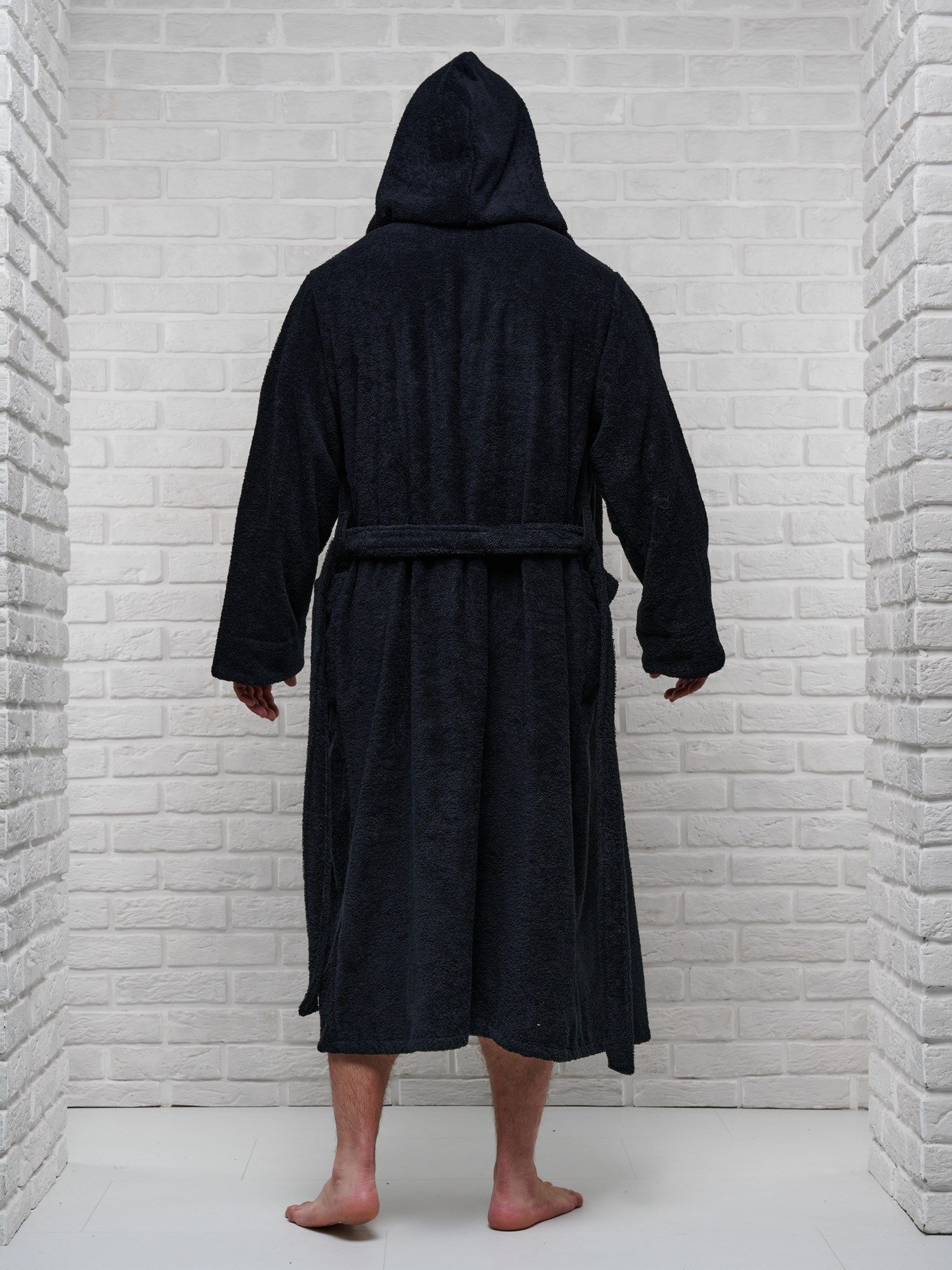 снимок Халат мужской махровый PandaHug с капюшоном, черный от магазина BIO-TEXTILES ОПТ