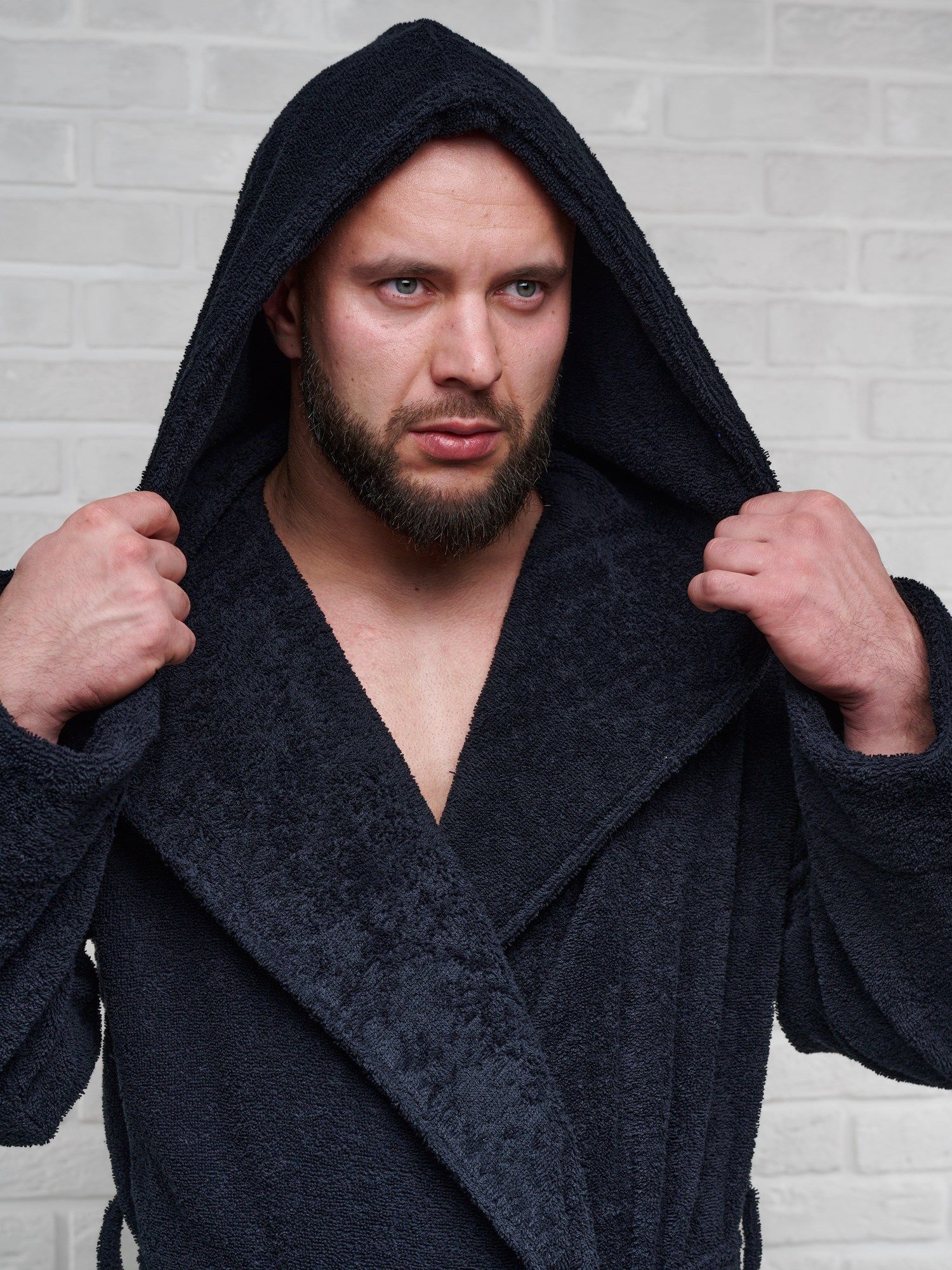 снимок Халат мужской махровый PandaHug с капюшоном, черный от магазина BIO-TEXTILES ОПТ