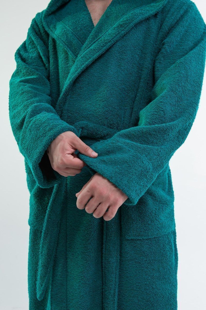 снимок Халат махровый с капюшоном, изумруд с вышивкой от магазина BIO-TEXTILES ОПТ